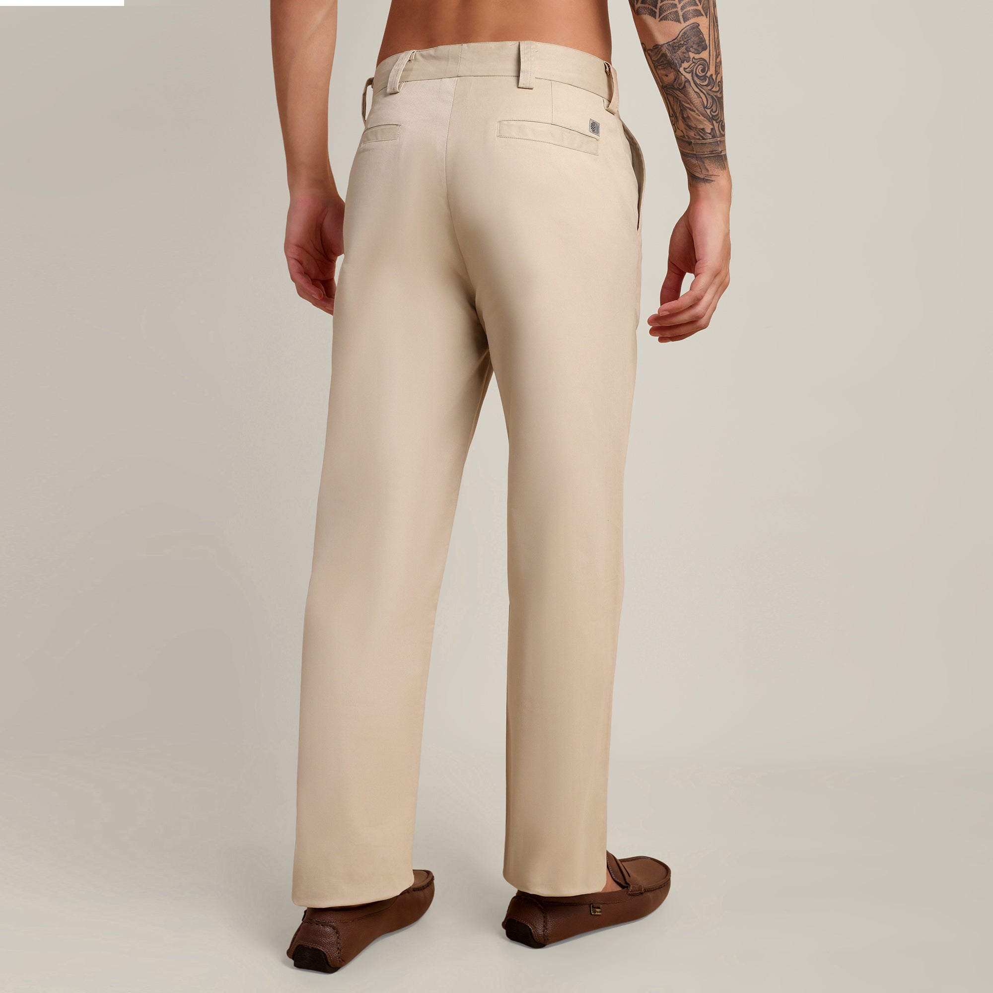 Aruku Pleated Chino Pants - Relaxed Fit - Cotton - Beige