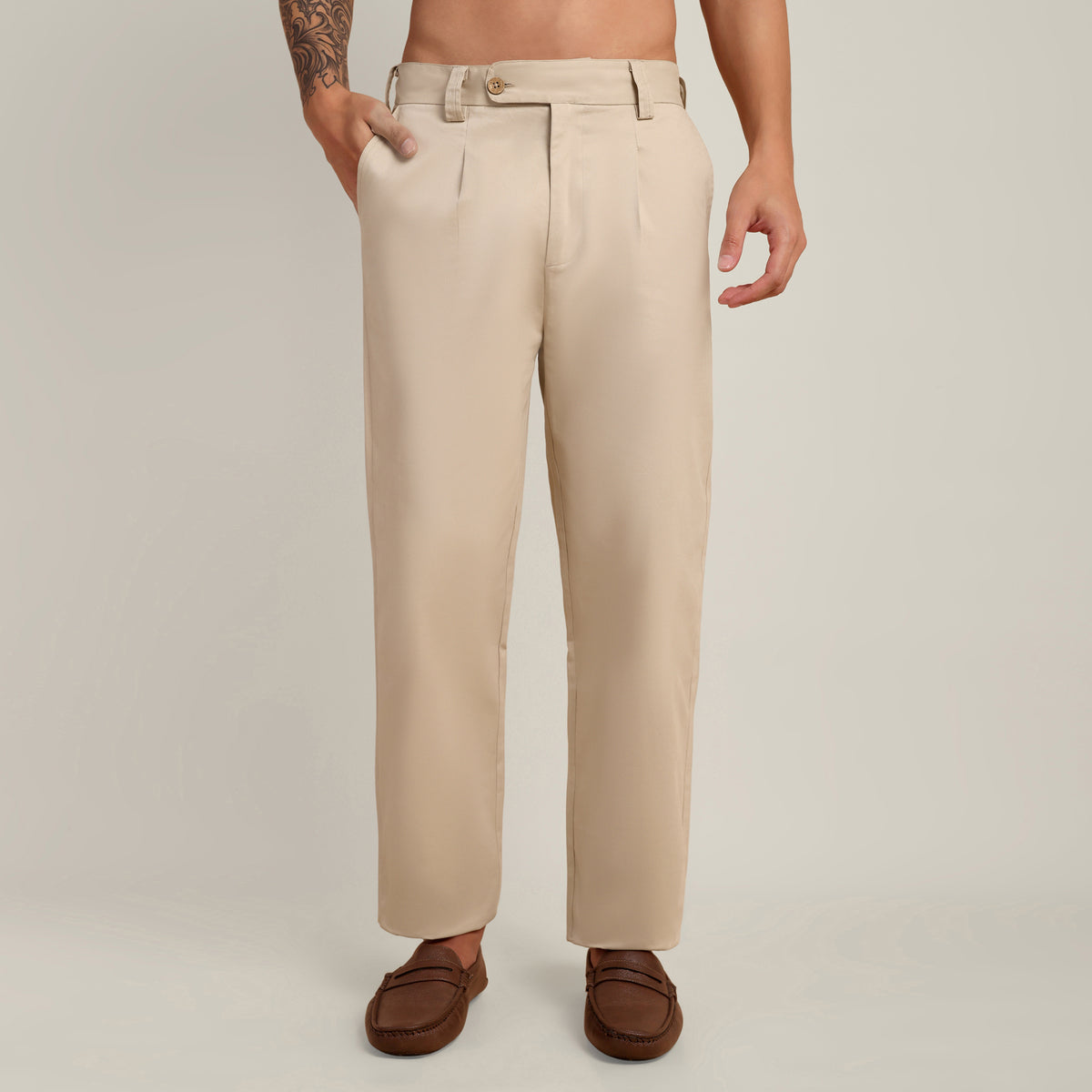 Aruku Pleated Chino Pants - Relaxed Fit - Cotton - Beige