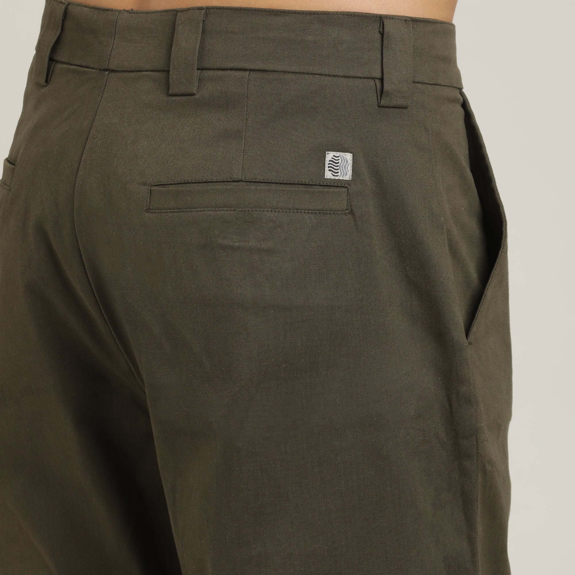 Aruku Pleated Chino Pants - Relaxed Fit - Cotton - Army Green