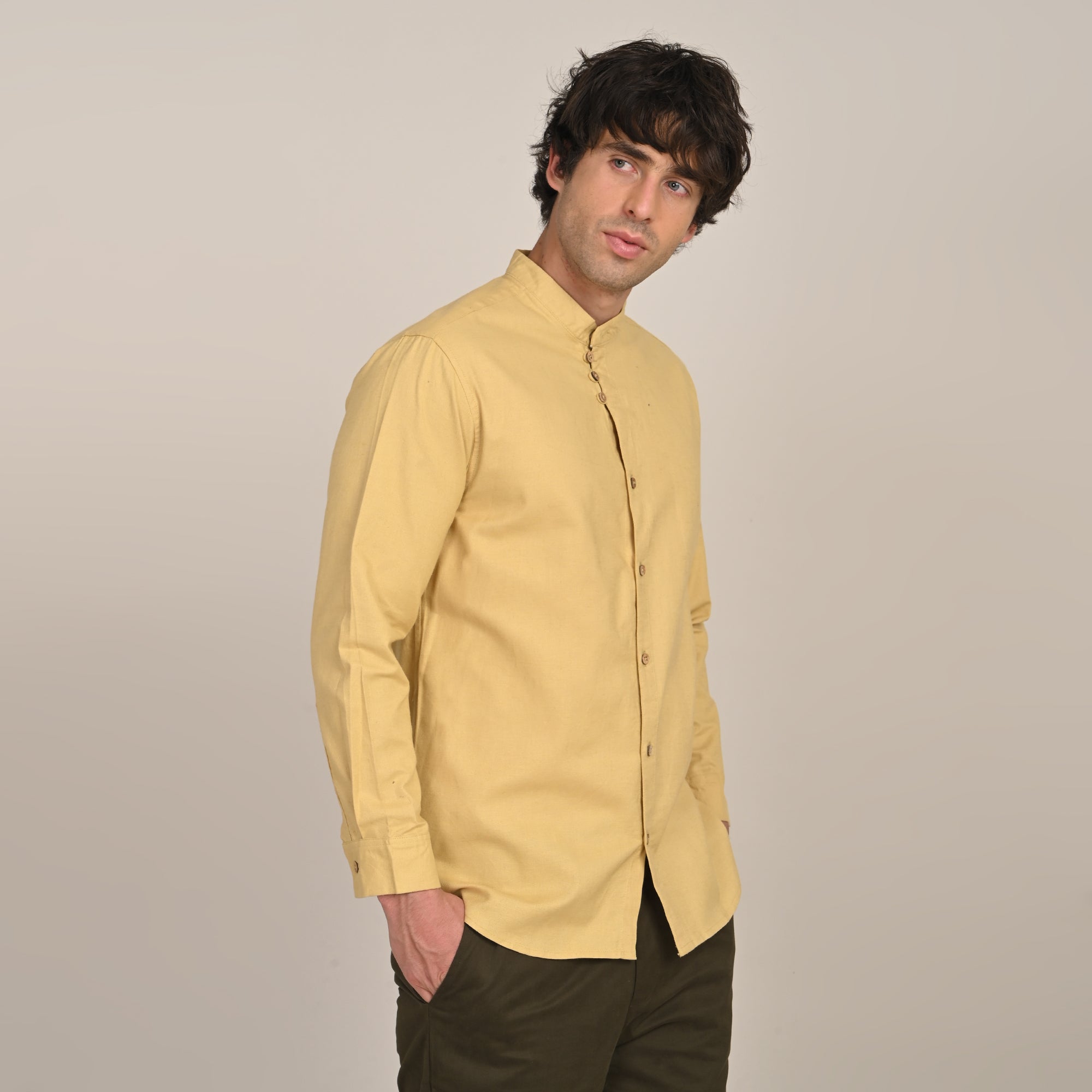Viceroy Set of 2  Regular Fit Mandarin Collar Shirt Statement Loop Buttons & Relaxed Fit Pleated Chinos  Butter Yellow & Olive Green