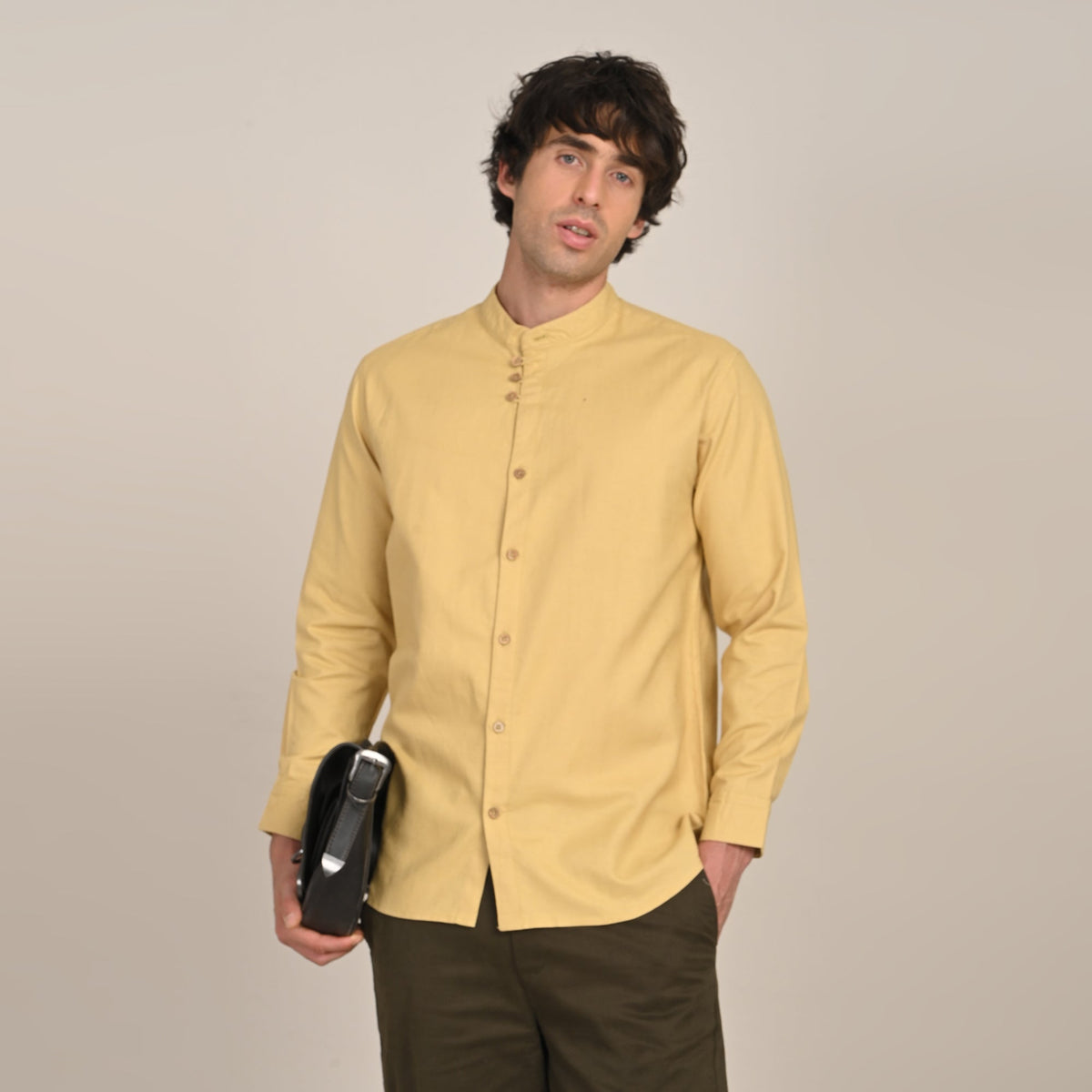 Viceroy Set of 2  Regular Fit Mandarin Collar Shirt Statement Loop Buttons & Relaxed Fit Pleated Chinos  Butter Yellow & Olive Green