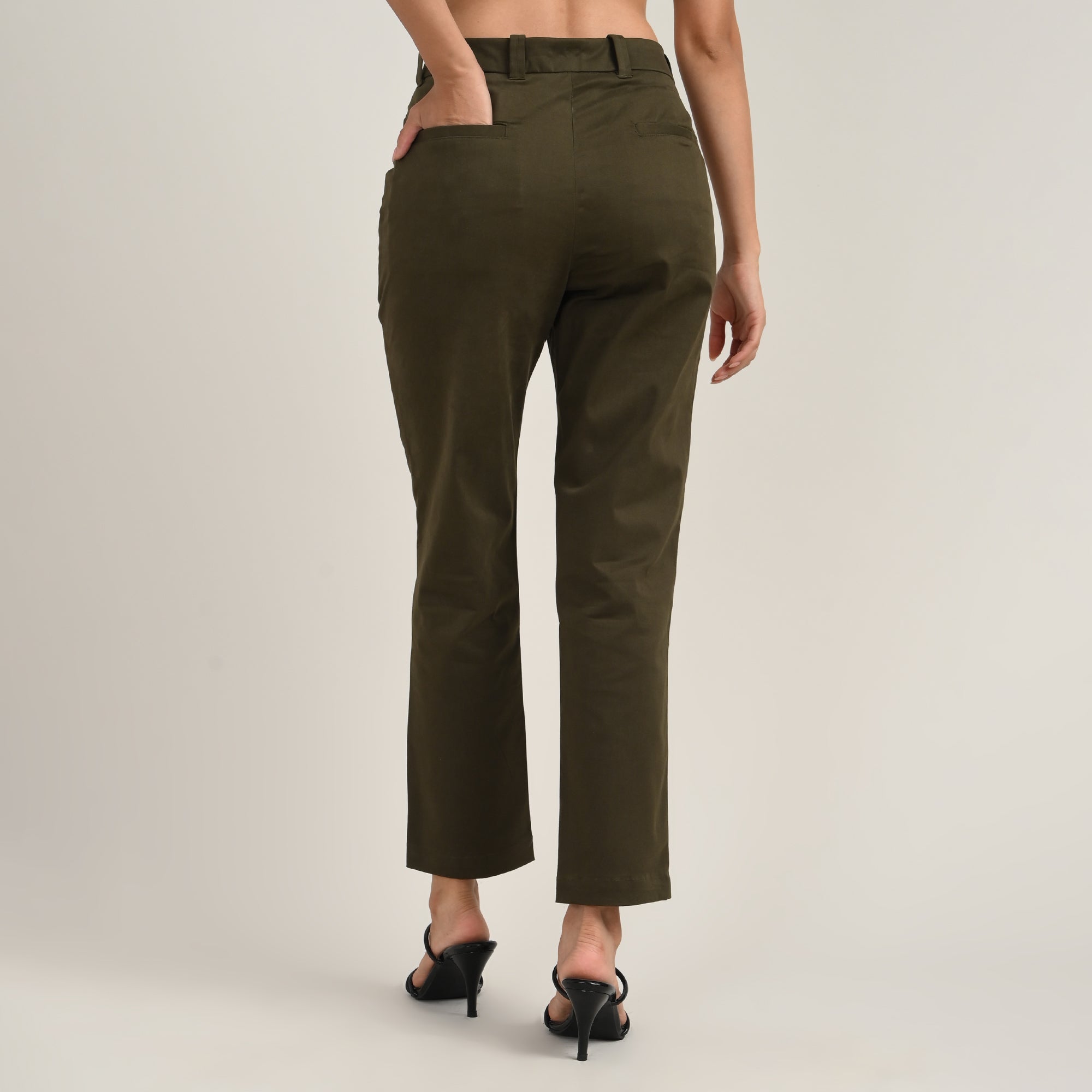 Aruku Chinos - Olive Green