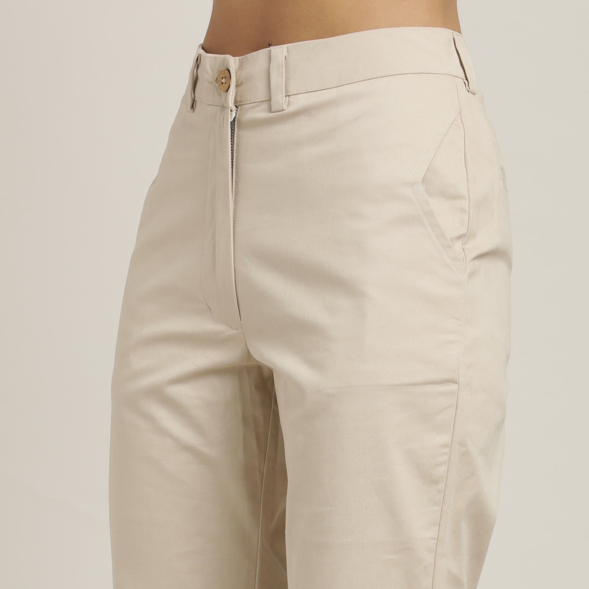 Aruku Wide-Leg Cropped Chinos - Beige