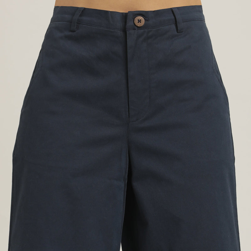 Aruku Wide-Leg Cropped Chinos - Navy Blue