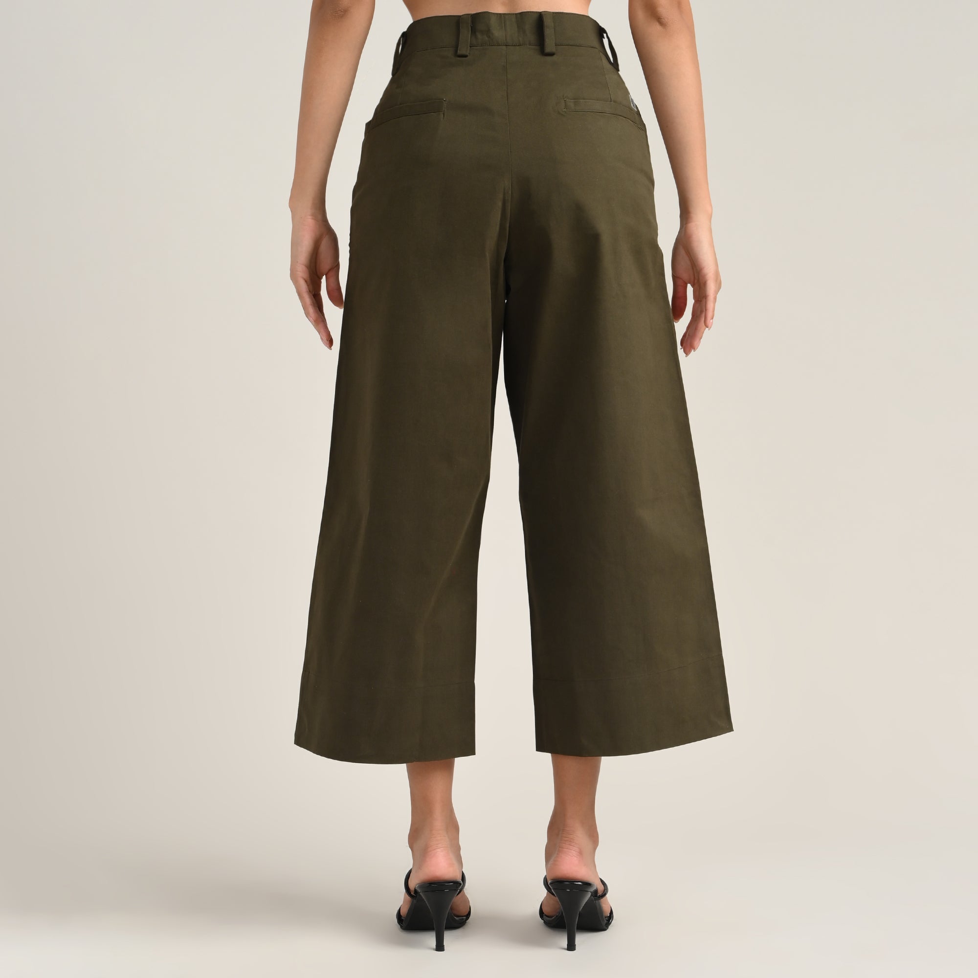 Betsy Set Of 2 - Extended Collar Top & Wide-Leg Cropped Chinos - Ecru & Olive Green
