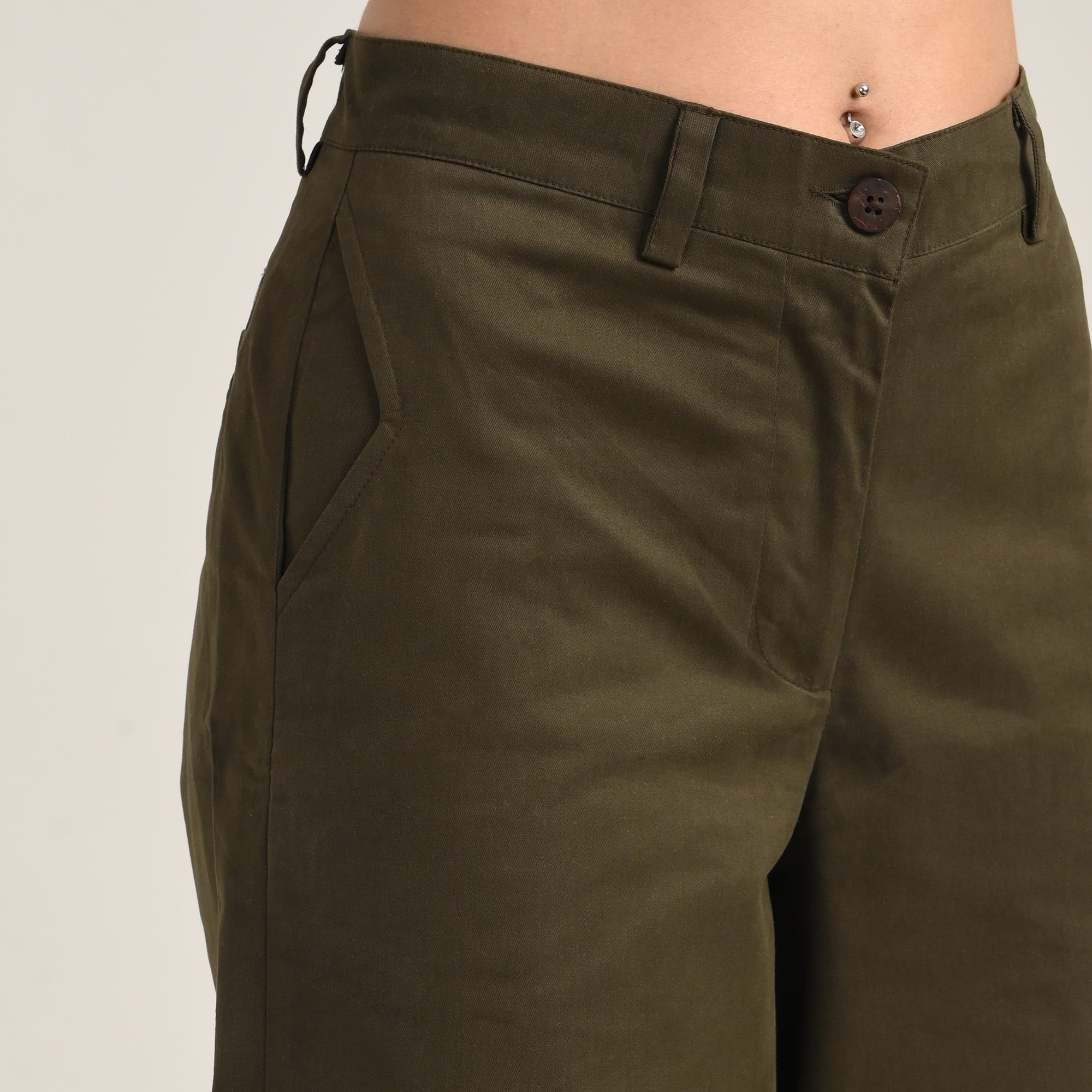 Aruku Wide-Leg Cropped Chinos - Olive Green