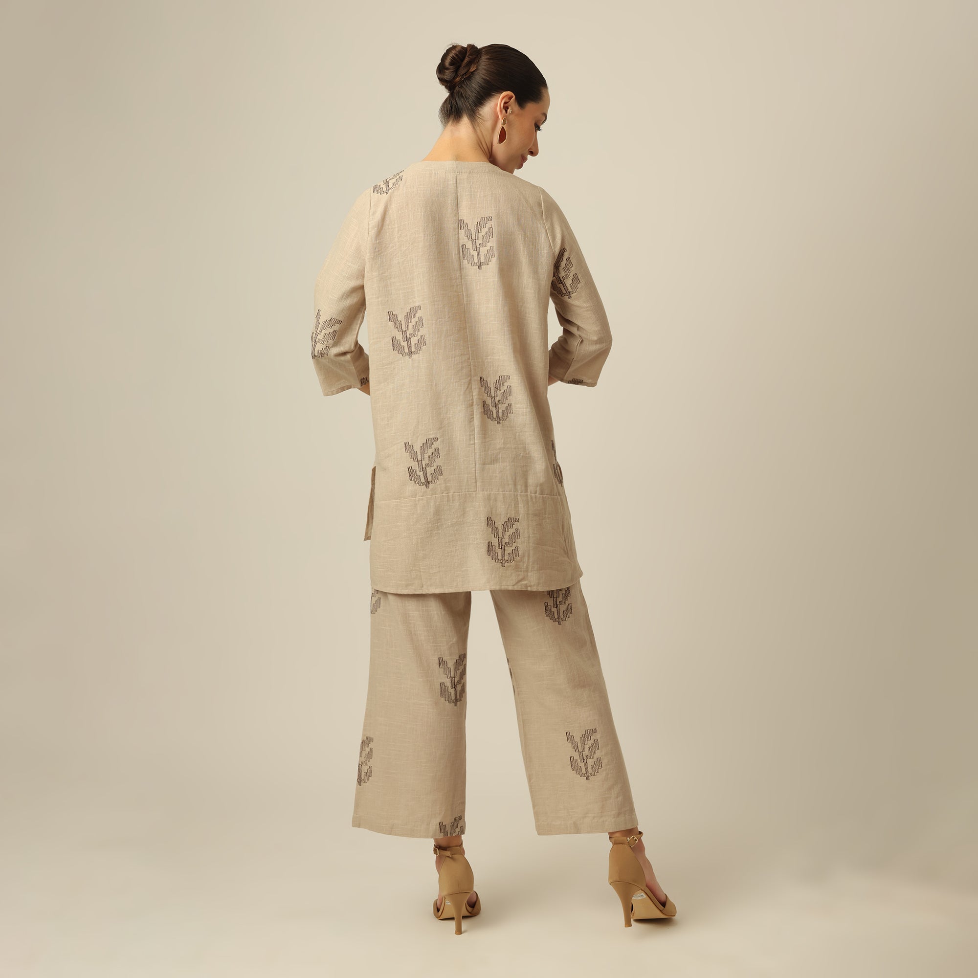 Nyla Co-Ord Set Of 2 - Long Line Shirt & Pants - Greige With Embroidery