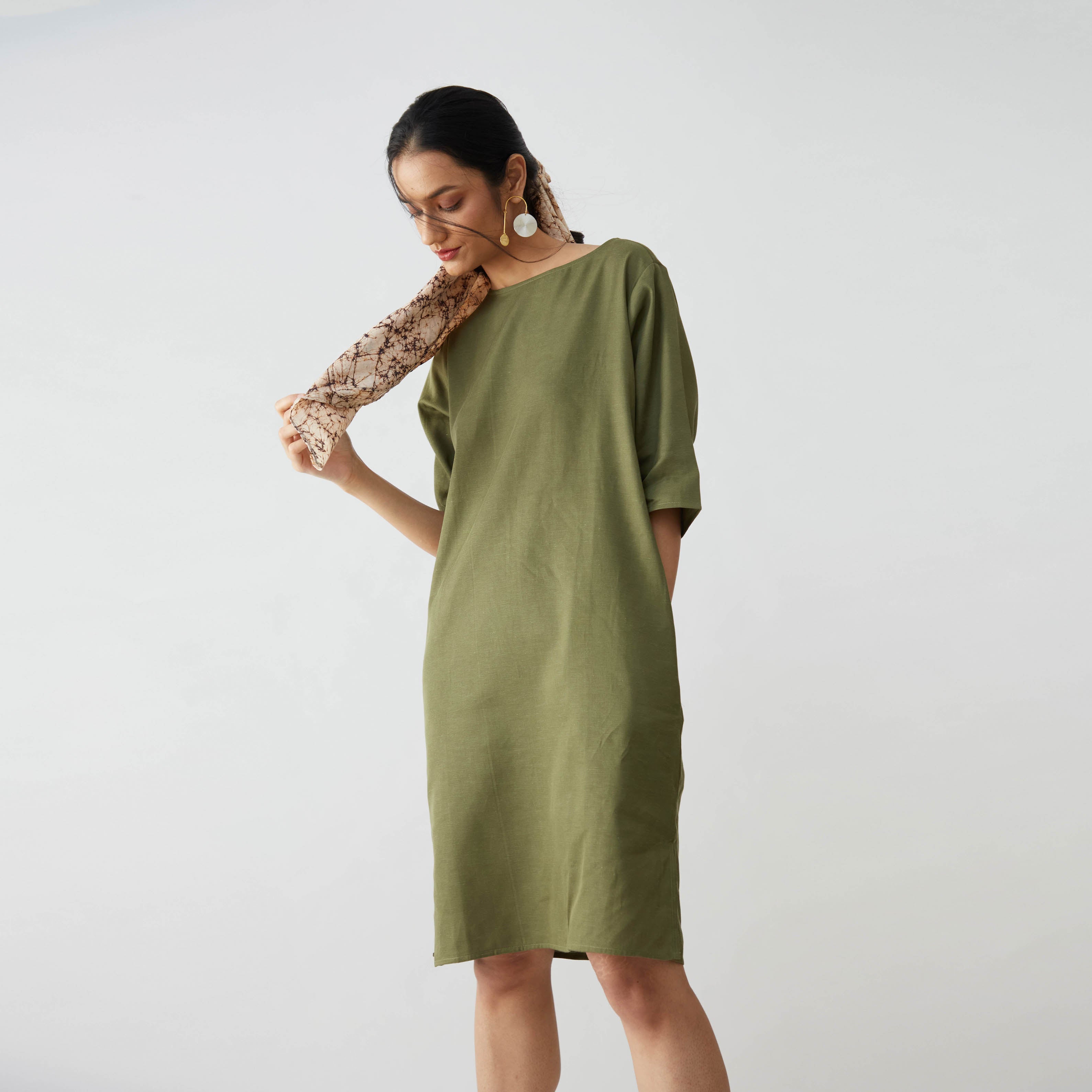 Sack Back dress - Olive green | Buy online Sack Back dress - Olive green | Buy online