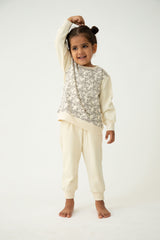Saltpetre organic, unisex kids wear for boys and girls. Organic cotton sweatshirt with bunnies print 