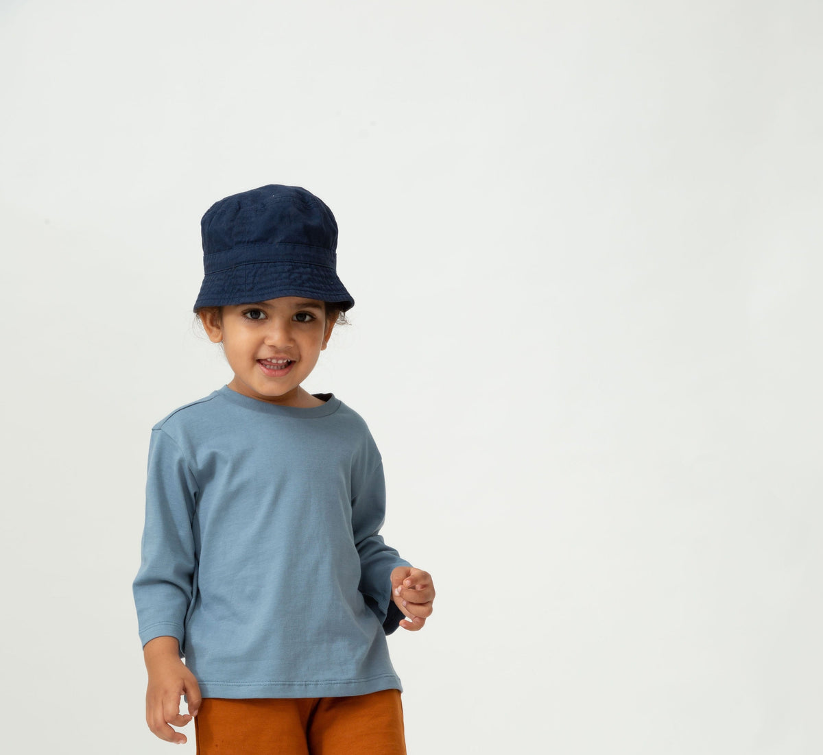 Saltpetre organic, casual unisex kids wear for boys and girls. Organic full sleeve blue cotton t-shirt. Pastel-shade theme