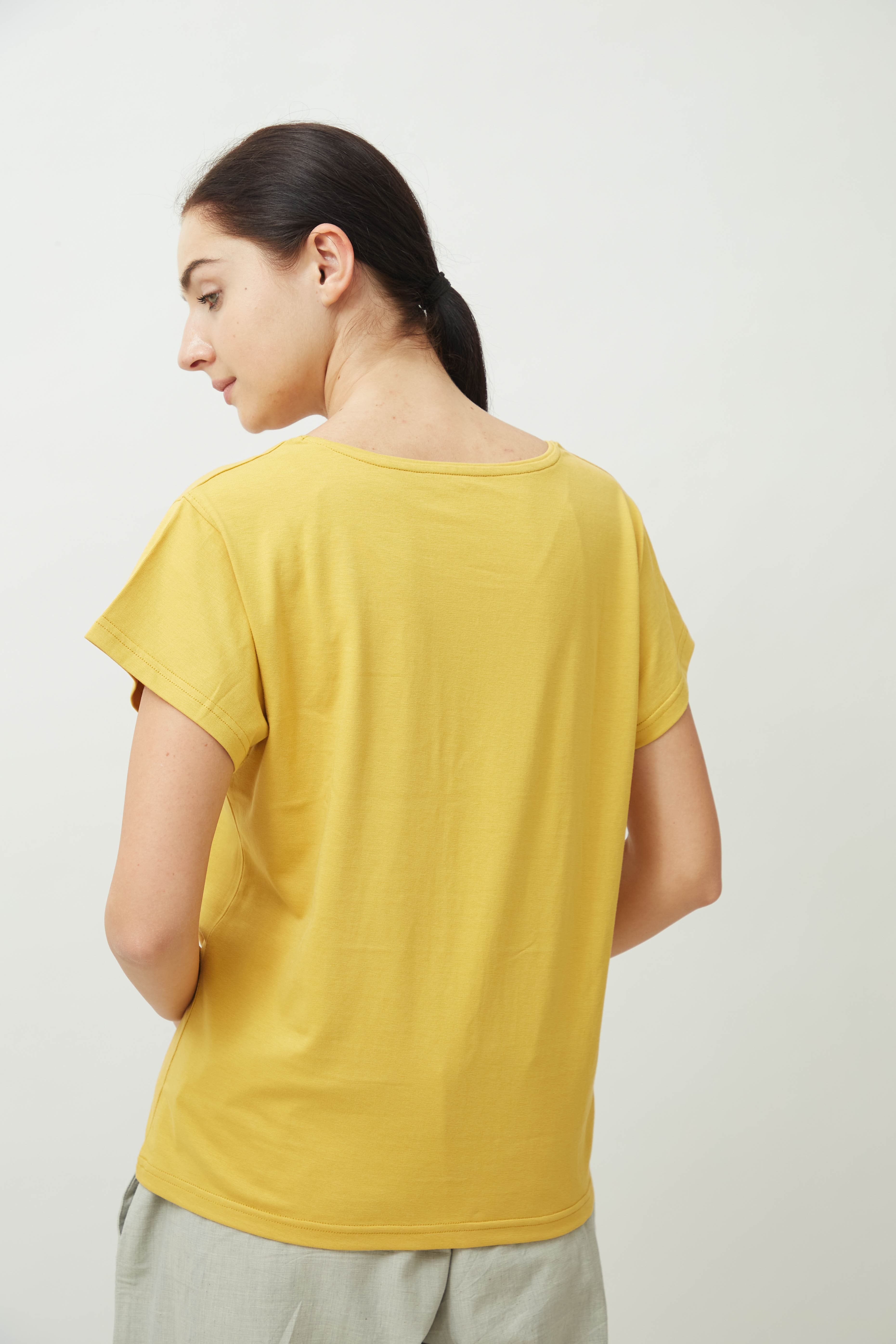 Saltpetre womens casual home, outdoor and lounge wear - terracotta brown. Half sleeves with round neck comfort-fit shirts and straight leg joggers. Made with 100% organic cotton
