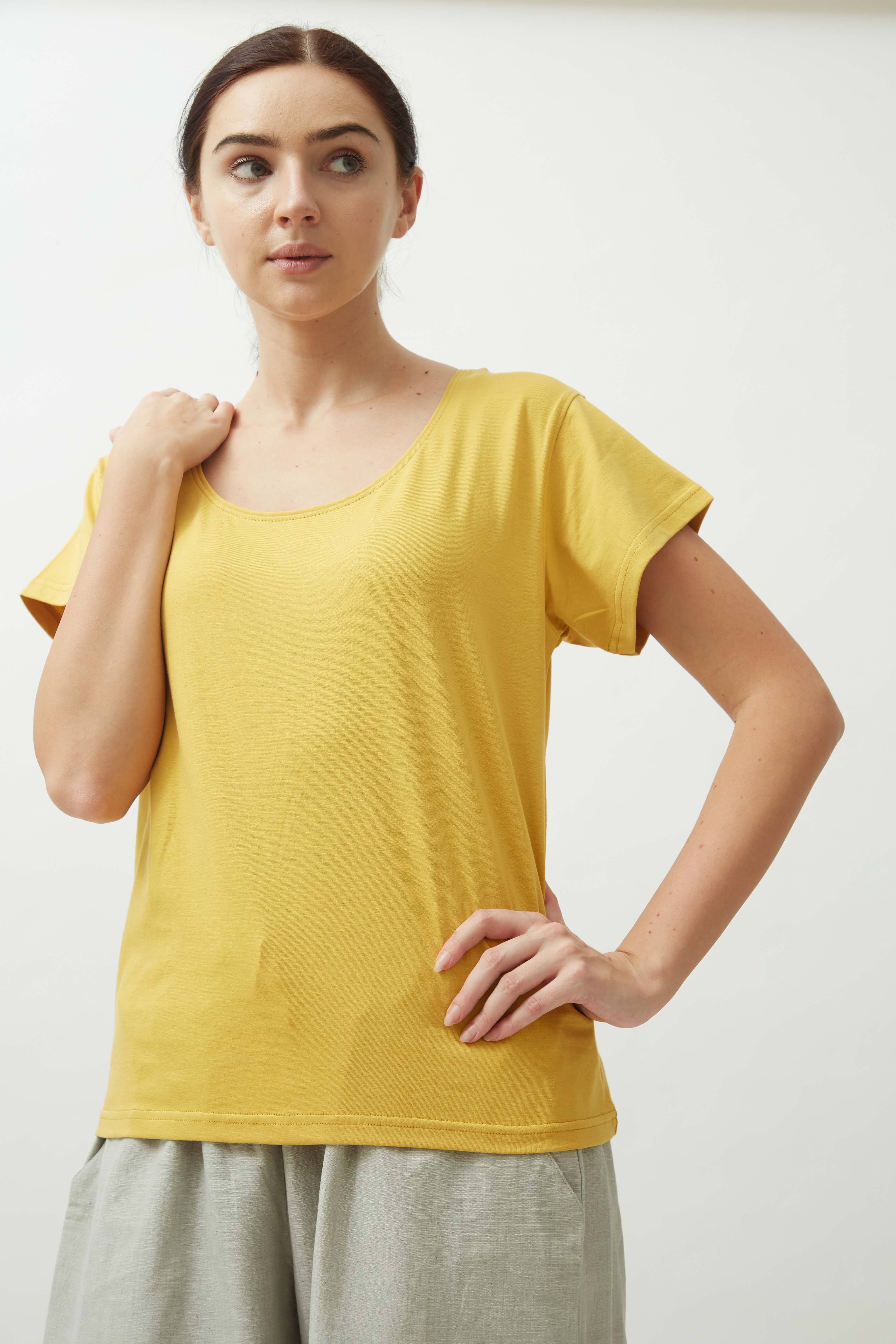 Saltpetre womens 100% organic cotton ola parabola half sleeve shirt with round neck and loose ankle length pants with pockets for lounge and casual wear. In Banana yellow.